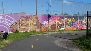 Chouteau Greenway | Putting On